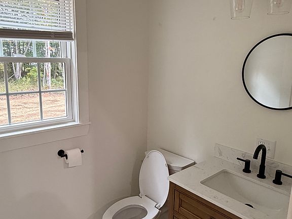 5th image of 977 Mayall Rd #A