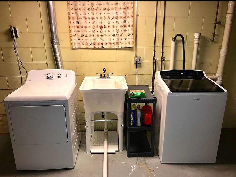 Laundry area 