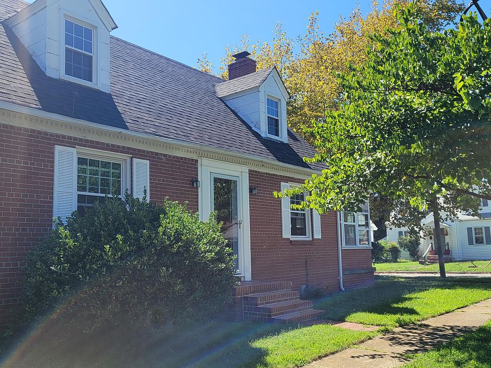 1st image of 2740 Somme Ave