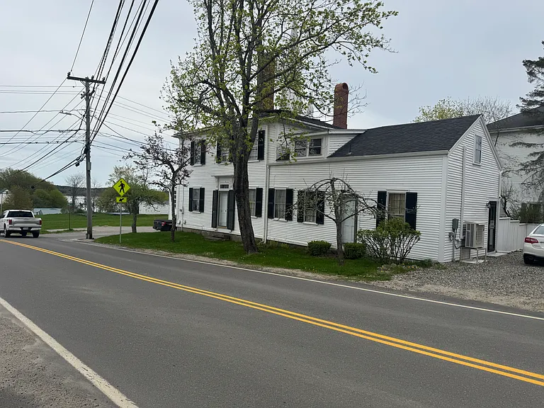 14 Center St — Photo 2