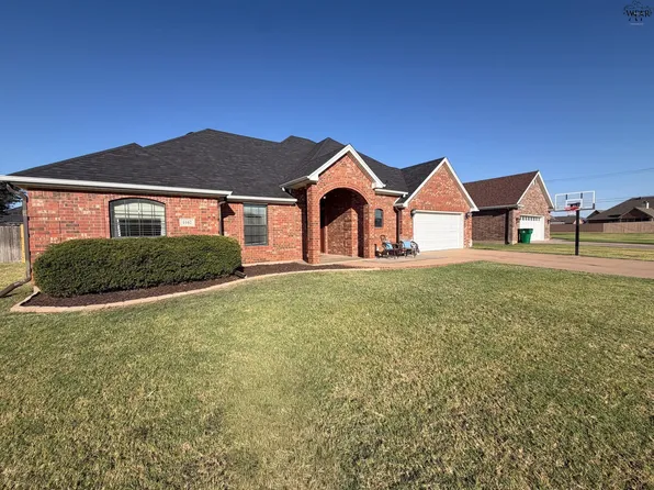 1102 Heritage Rd, Burkburnett, TX 76354