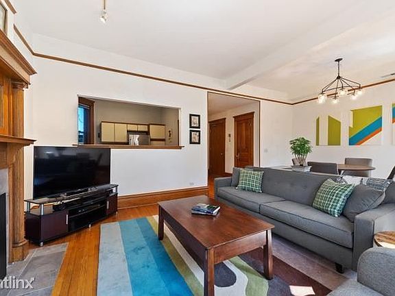 5th image of 4011 N Kenmore Ave APT 4011-201