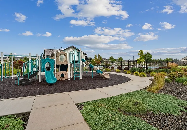 11691 W Quintale Dr — Photo 38