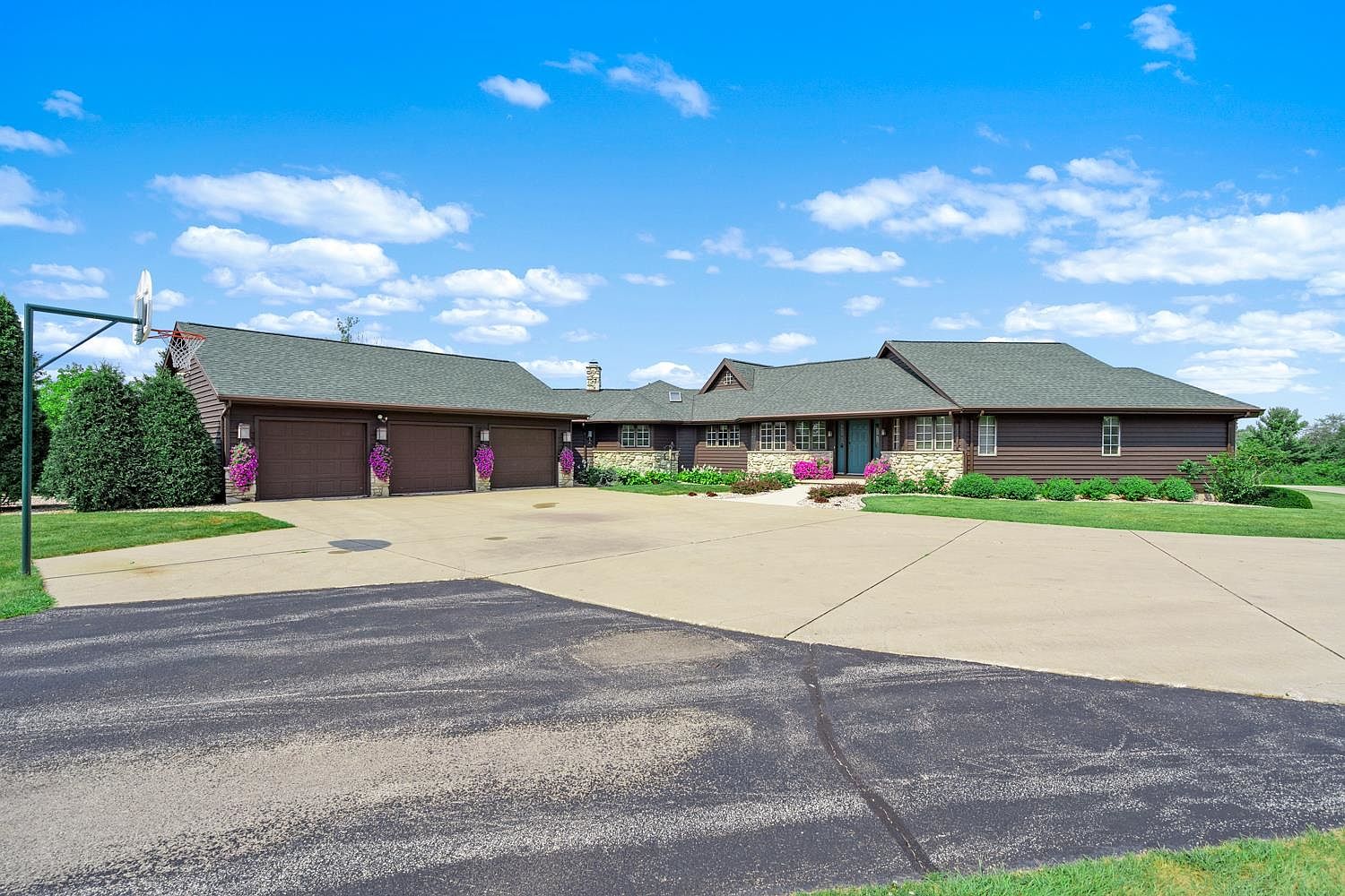 2537 Cth Zz, De Pere, WI 54115 | Zillow