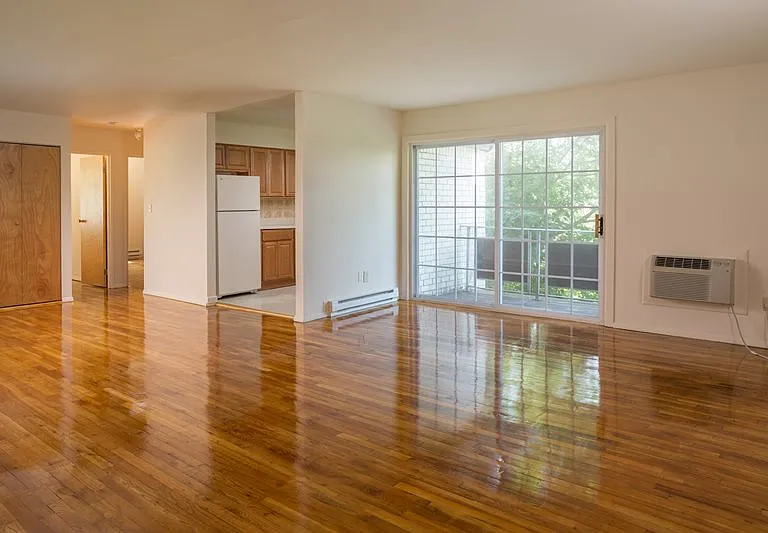 Hampton Oaks Apartments — Photo 2