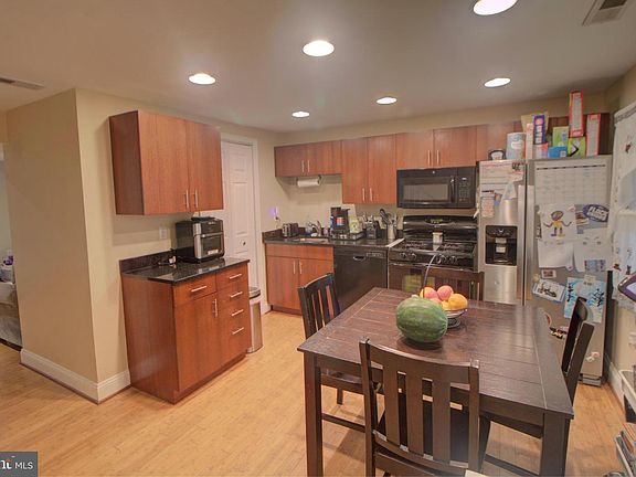 3rd image of 401 Bigley Ave
