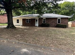 8 S 45th St, Van Buren, AR 72956