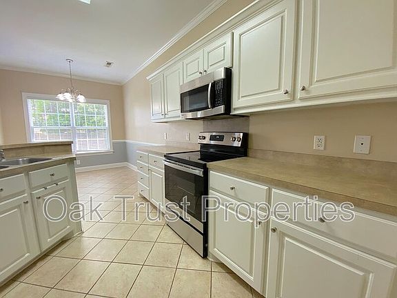 4th image of 7705 Fayetteville Rd