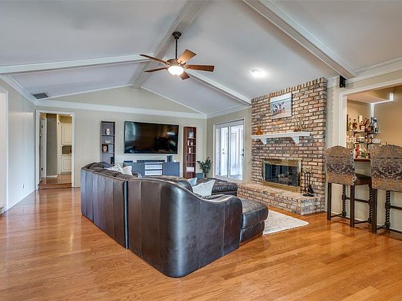 5th image of 8912 Vista Gate Dr