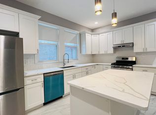 206 Winchester St #206, Brookline, MA 02446