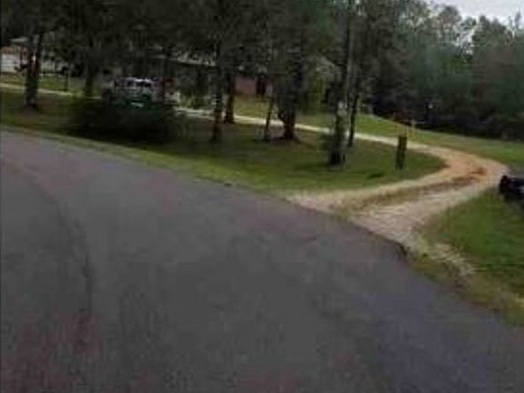 Exterior Neighborhood (street photo)