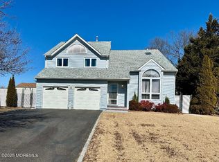 1164 Roanoke Dr, Toms River, NJ 08753
