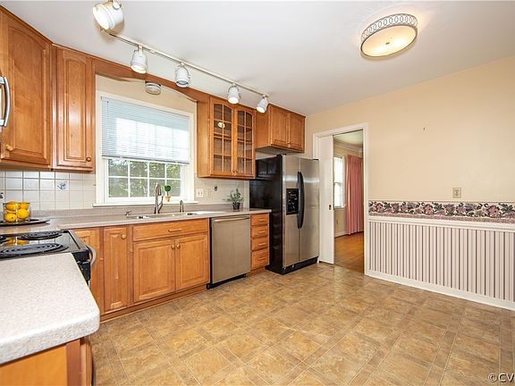 5th image of 2930 Shoreham Dr