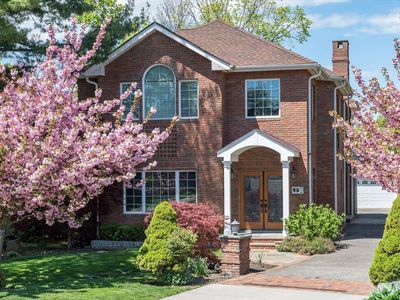 71A Steamboat Road, Great Neck, NY, 11023