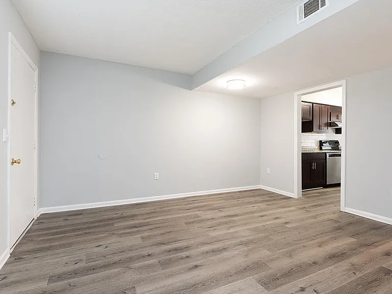 Carolina Breeze Apartments — Photo 22