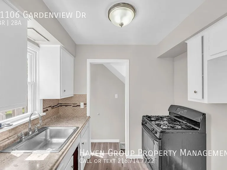 21106 Gardenview Dr — Photo 9