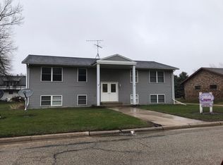 720 1st St NE, Hartley, IA 51346