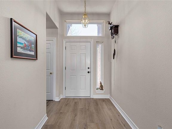 4th image of 10966 Long Branch Dr