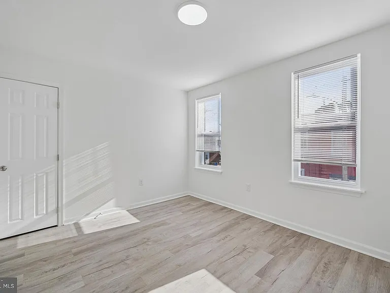 2964 N Taylor St — Photo 5