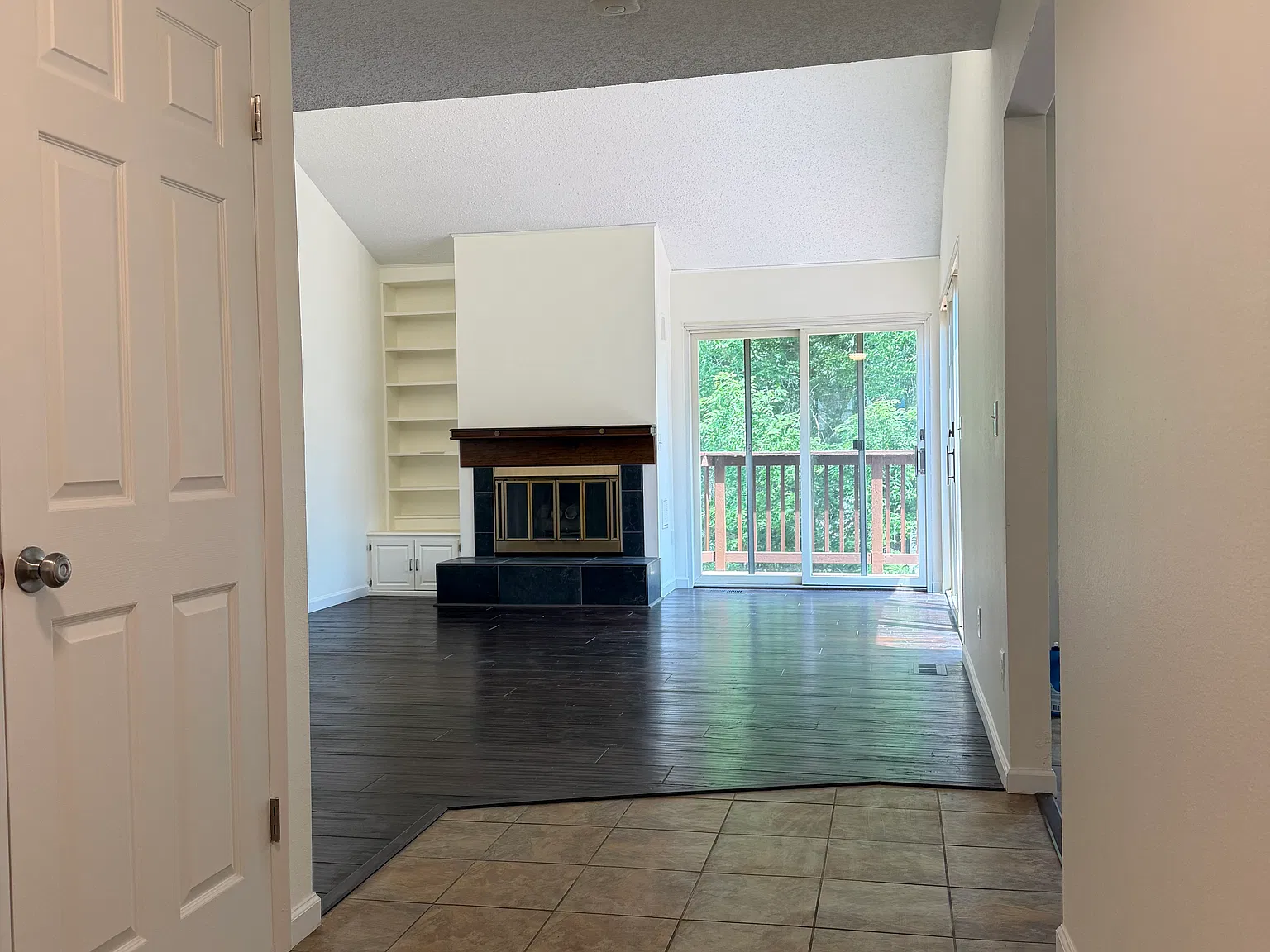 4 bed, 2449 sqft, $2,900 — Photo 2