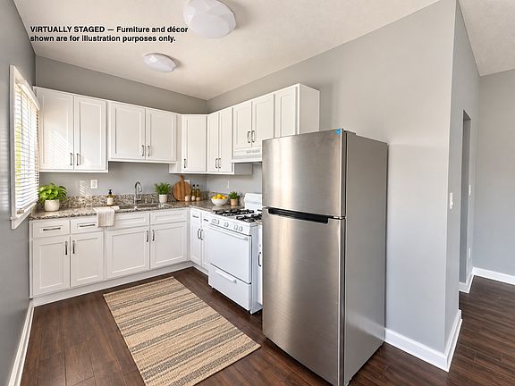 4th image of 1135 E 3rd St #1