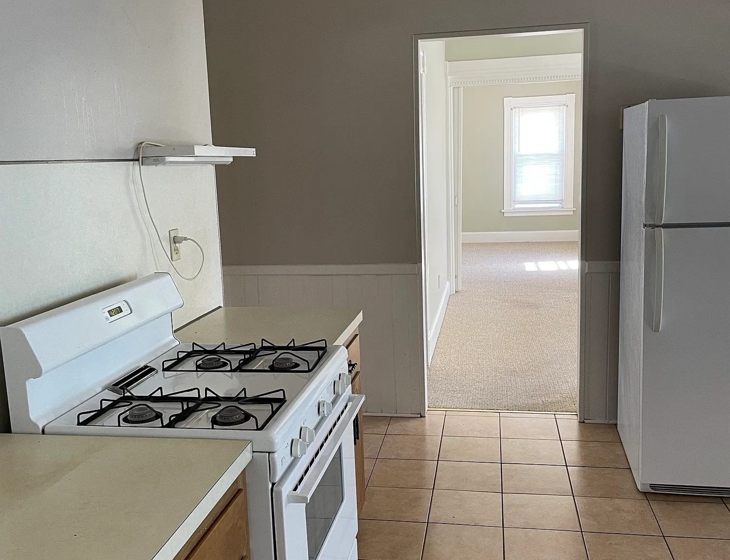 3 bed, 1600 sqft, $1,500 — Photo 2
