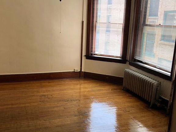 3rd image of 1461 N Logan St APT D4