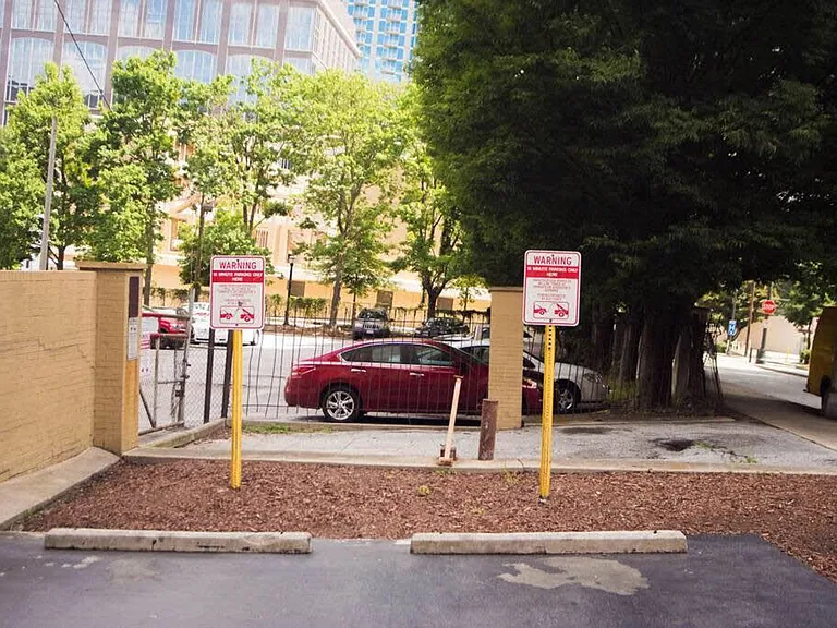 300 W Peachtree St NW #ID1299357P — Photo 25