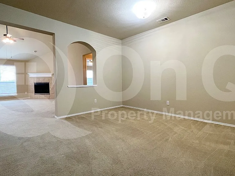 233 Niagara Falls Dr — Photo 11