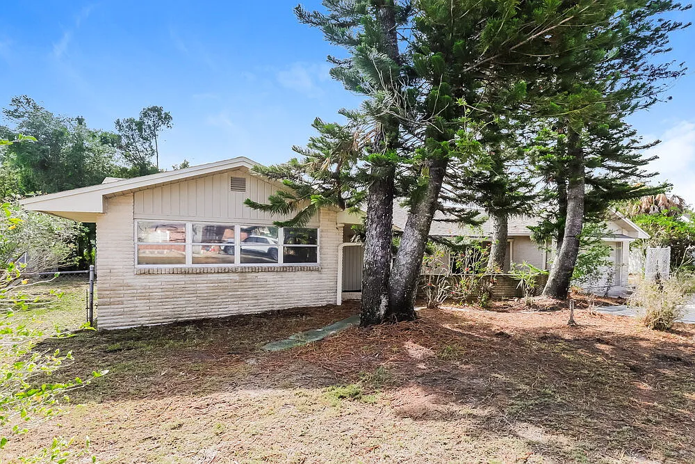 3 bed, 2.0 bath, 1852 sqft, $1,760 — Photo 3