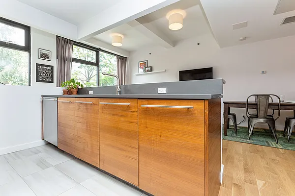 Sold by REMAX Elite | media 18