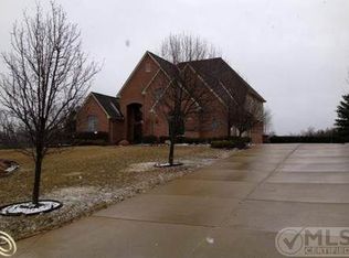 22244 Roberts Dr, Northville, MI 48167