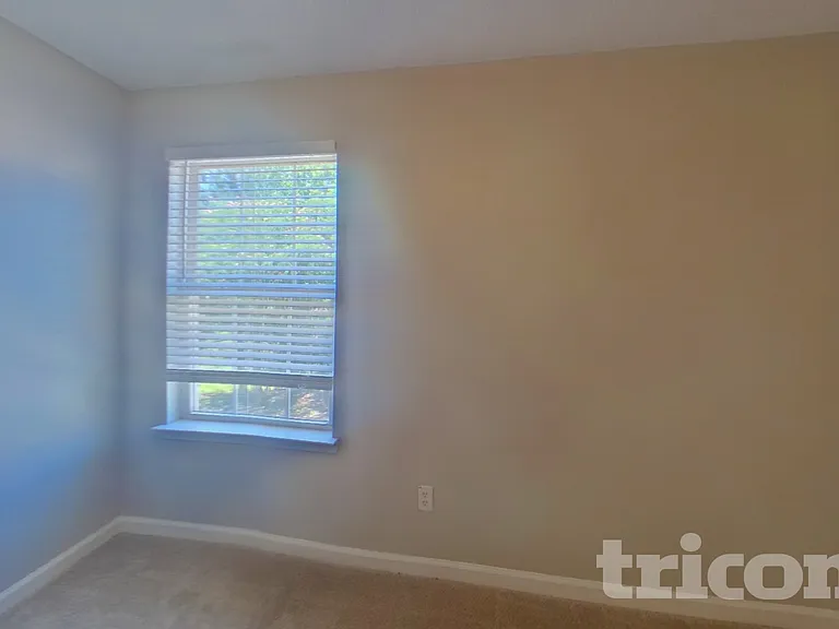 7599 Avalon Blvd — Photo 10