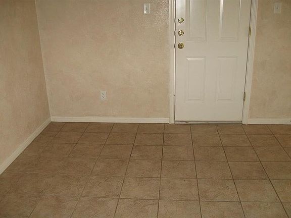 5th image of 3204 Dannen Ct Unit B
