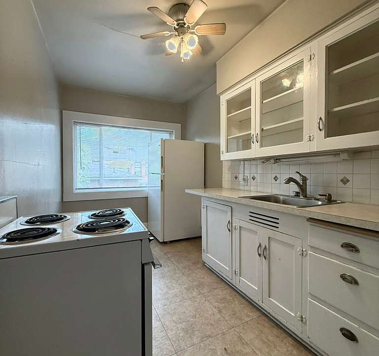 2nd image of 176 S Chestnut St APT 6