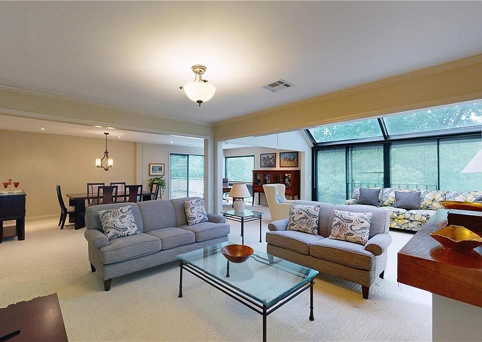 1st image of 4585 Walnut St #3