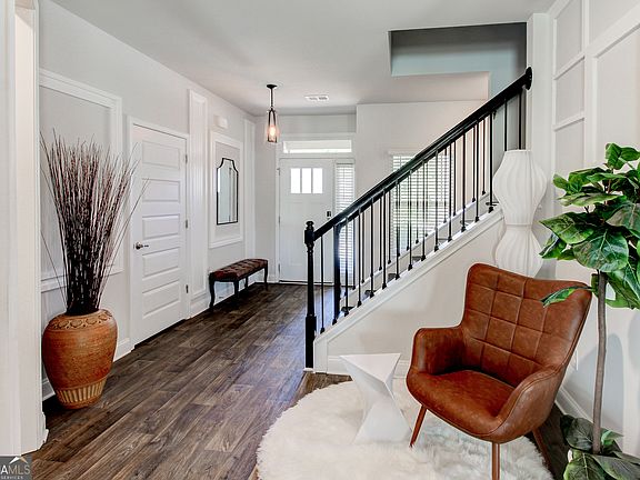4th image of 3617 Chestnut Oak Ct