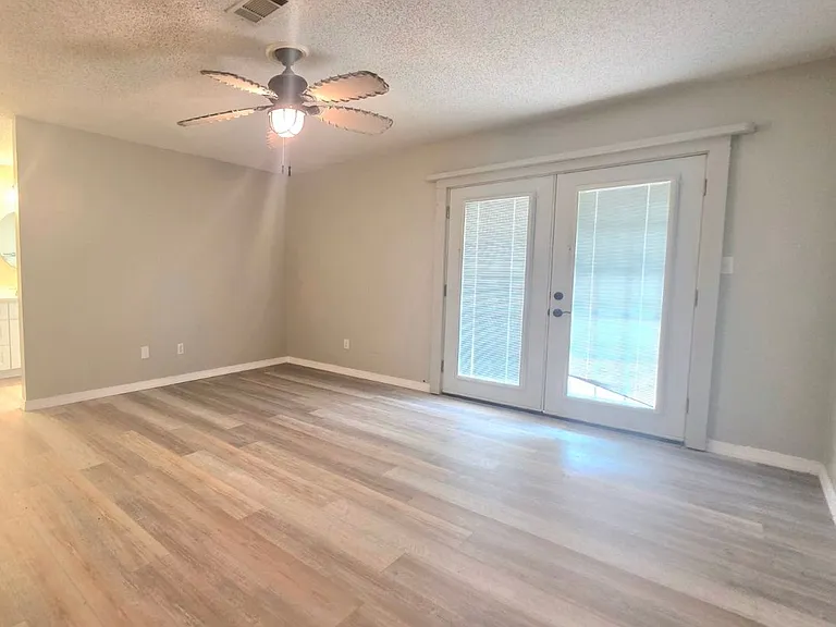 760 Briarwood Dr — Photo 13