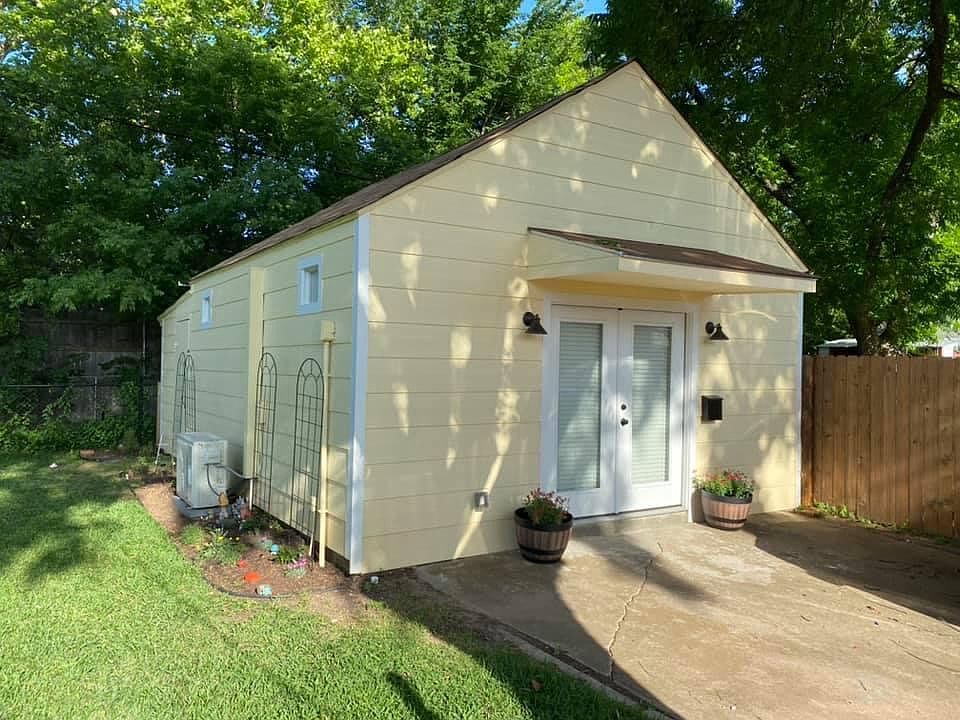 1st image of 3541 Stadium Dr