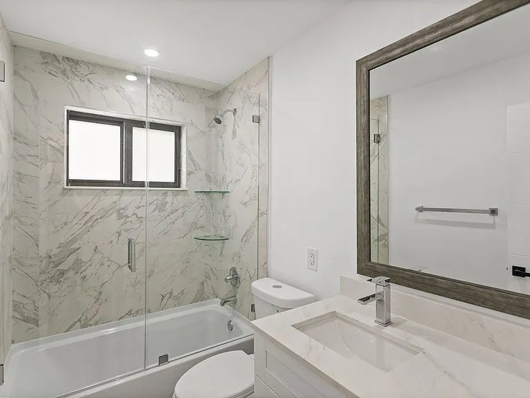 3743 NE 16th Ter — Photo 15