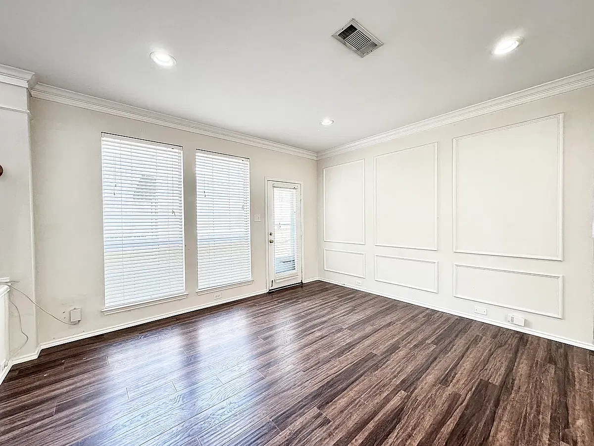 3 bed, 2.5 bath, 2367 sqft, $2,500 — Photo 4