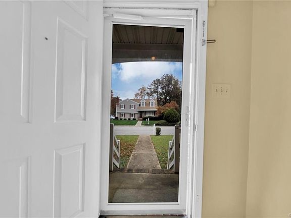 4th image of 4014 Kippax Dr