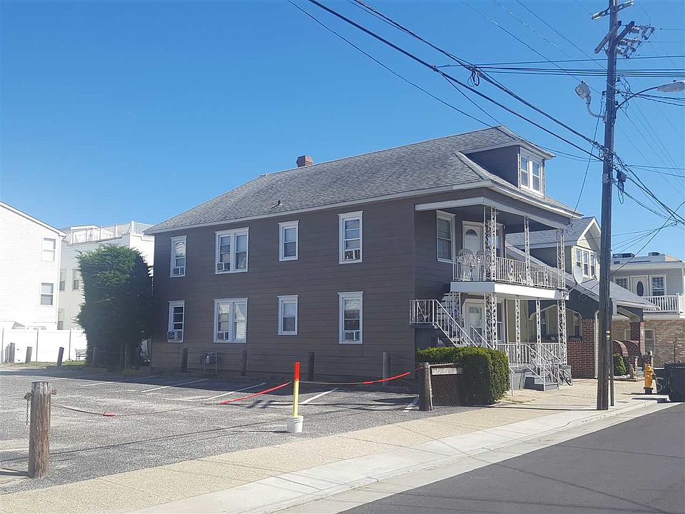 1st image of 415 E Magnolia Ave