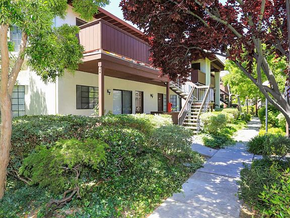 3rd image of 443 Costa Mesa Ter APT D