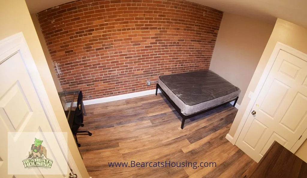 81 State - 301 — Photo 3