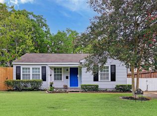 5217 Locust St, Bellaire, TX 77401