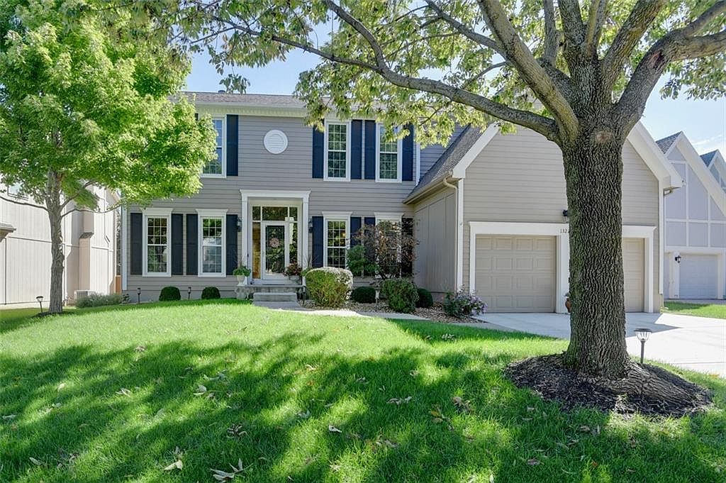 13221 Connell St, Overland Park, KS 66213 MLS 2455072 Zillow