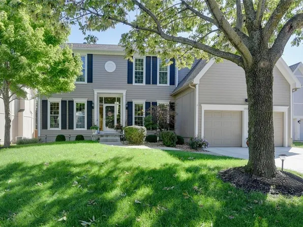 13221 Connell Dr, Overland Park, KS 66213