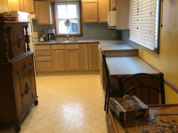 5th image of 1343 Davis Ave NW