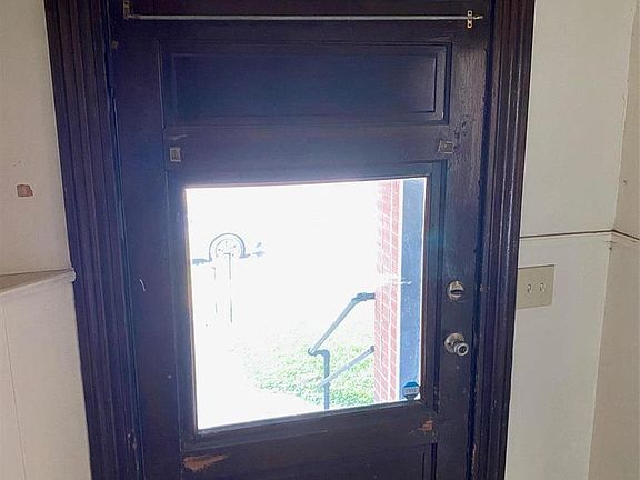 5th image of 612 Holly Hills Ave